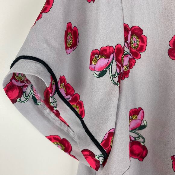 Ann Taylor Gray Floral Blouse Lightweight Short Sleeve Women’s Size XS - Picture 11 of 11